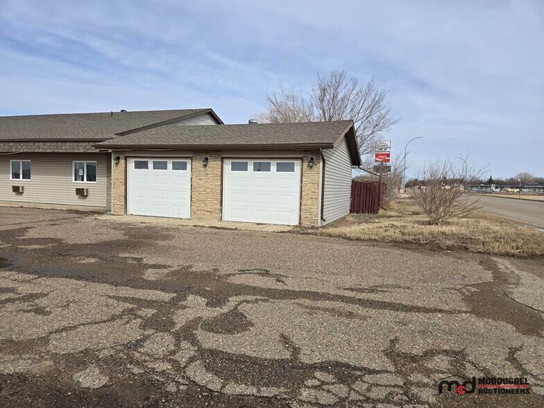 More Photos Of 775 W 5th Ave, Shaunavon Hotel For Sale