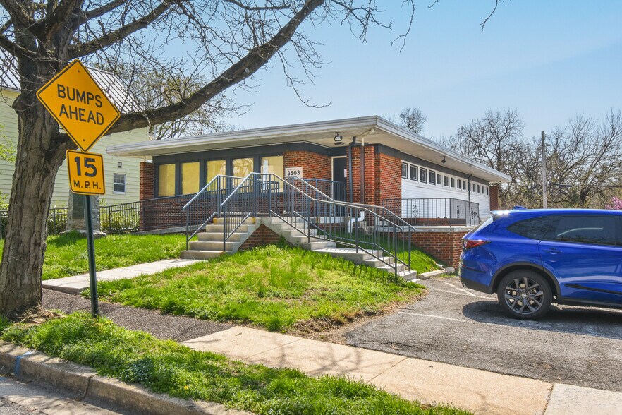 More Photos Of 3505 Perry St, Mount Rainier Office For Lease