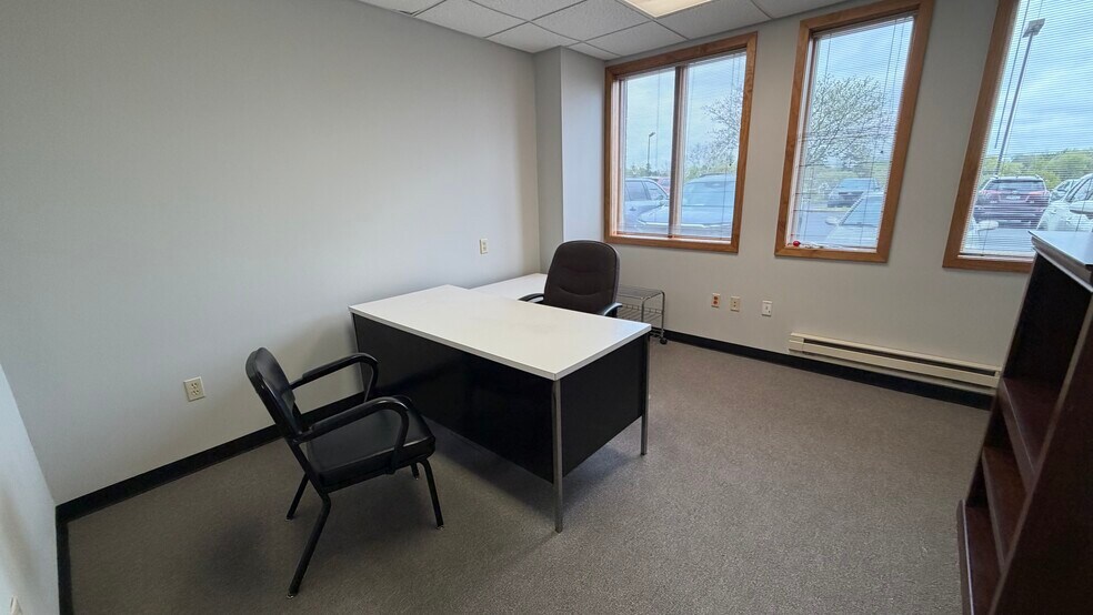 More Photos Of 2925 William Penn Hwy, Easton Office For Lease