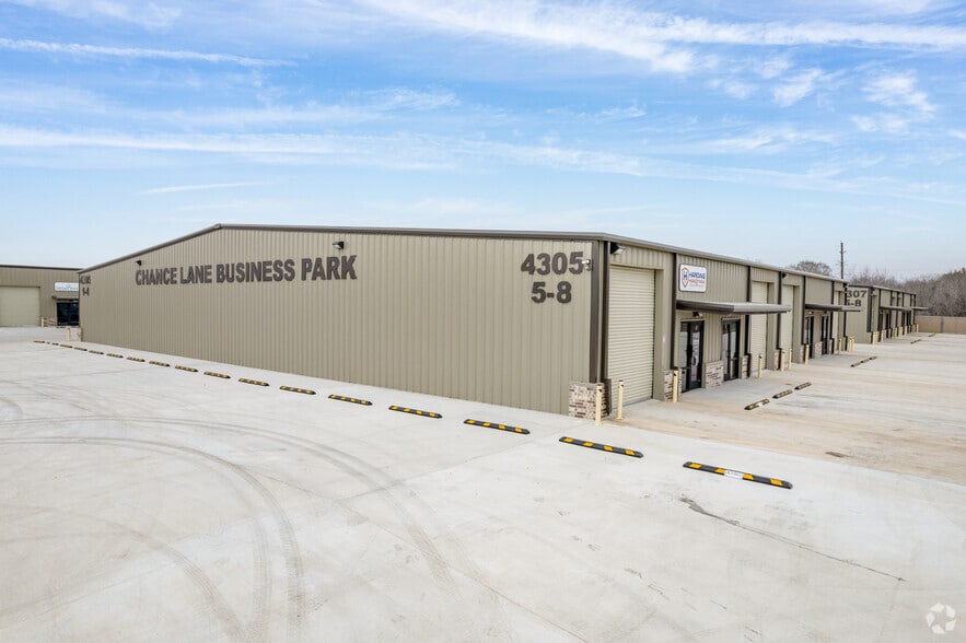 Primary Photo Of 4303-4307 Chance Ln, Rosharon Warehouse For Lease