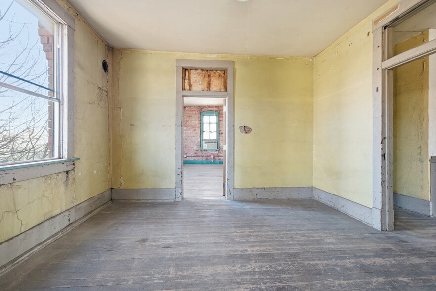 More Photos Of 200 E Main St, Oklahoma City Manufacturing For Sale