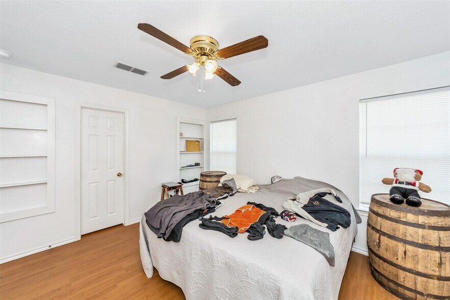 More Photos Of 175 Private Road 3459, Paradise Apartments For Sale