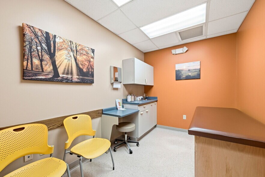 More Photos Of 329 Wesley St, Johnson City Medical For Sale