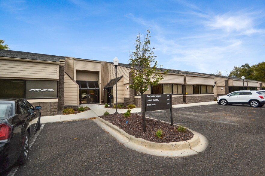 More Photos Of 7115 Orchard Lake Rd, West Bloomfield Office For Lease