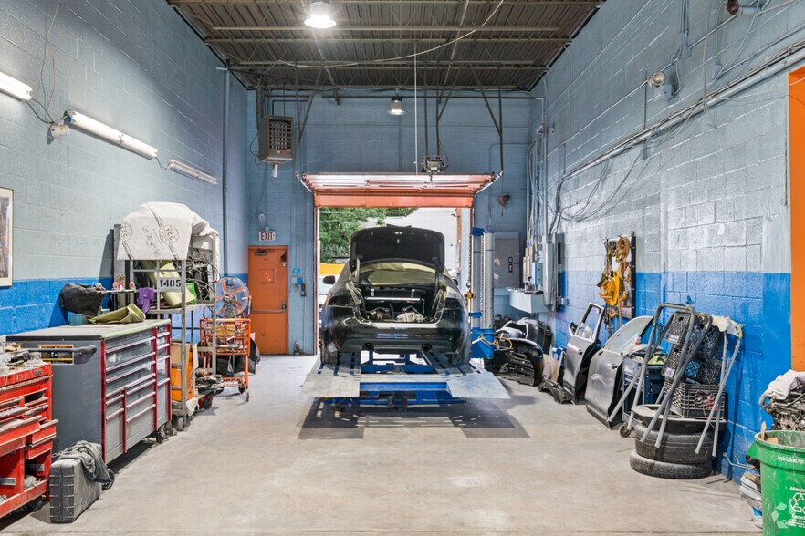 More Photos Of 720 Mulberry St, Allentown Auto Repair For Lease
