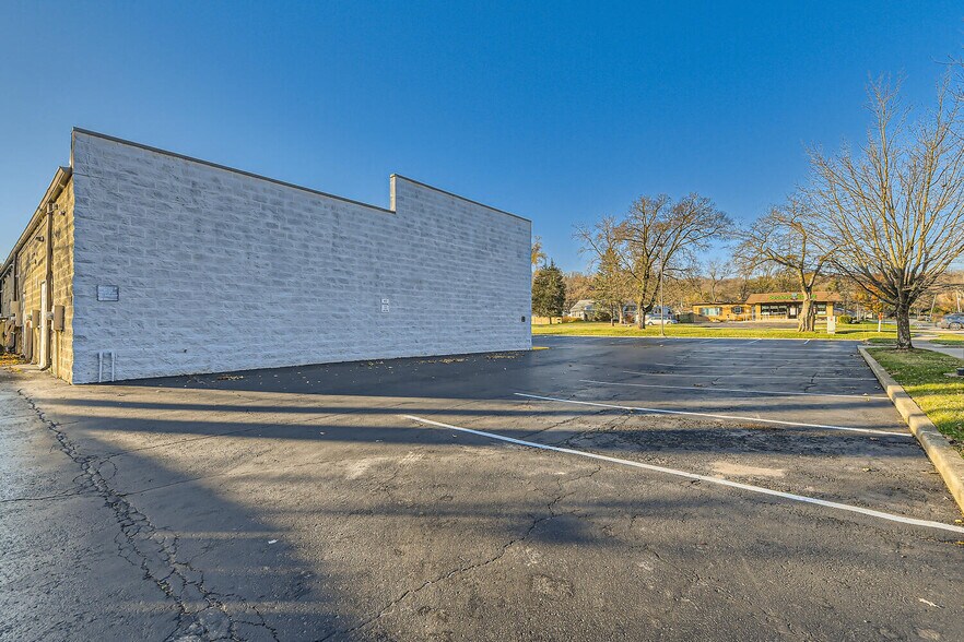 More Photos Of 1201-1231 S Main St, Algonquin Unknown For Lease