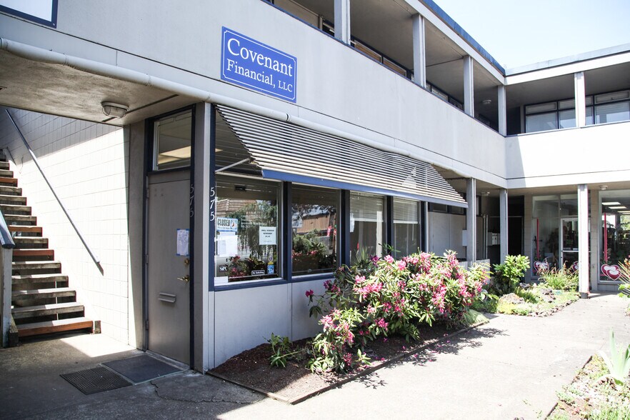 More Photos Of 545-575 Holly St, Junction City Storefront Retail Office For Lease