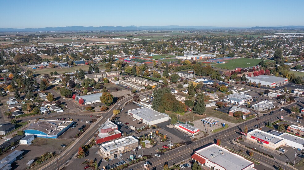 More Photos Of 2175 S Main Rd, Lebanon General Retail For Sale