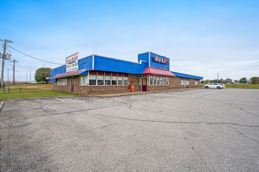 More Photos Of 1608 N Locust Ave, Lawrenceburg Restaurant For Lease