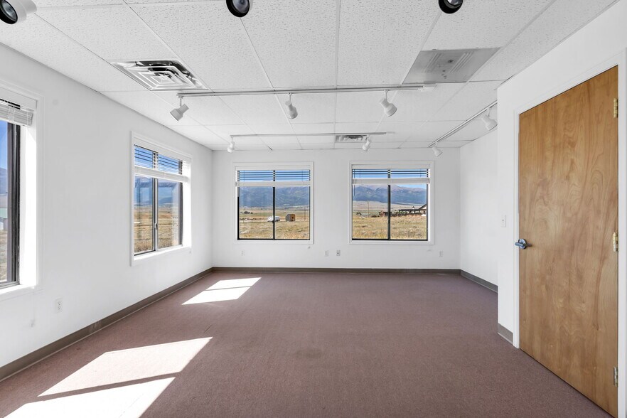 More Photos Of 101 Ridgeline Dr, Westcliffe Warehouse For Sale