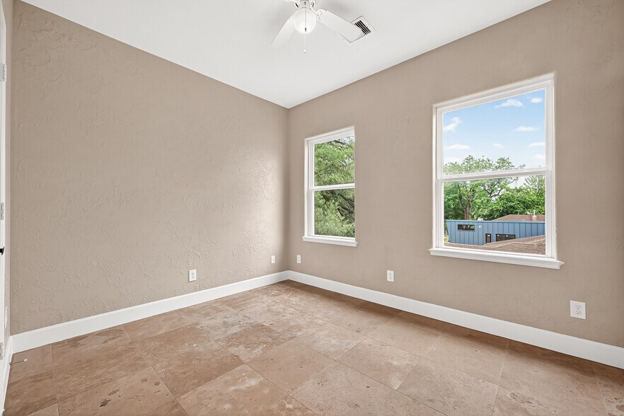 More Photos Of 14134 Packard St, Houston Specialty For Sale
