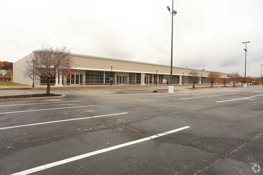 More Photos Of 1000 Warrenton Outlet Ctr, Warrenton Unknown For Lease