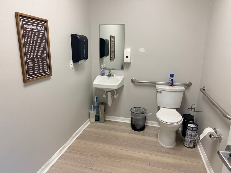 More Photos Of 3447 Pine Ridge Rd, Naples Medical For Sale