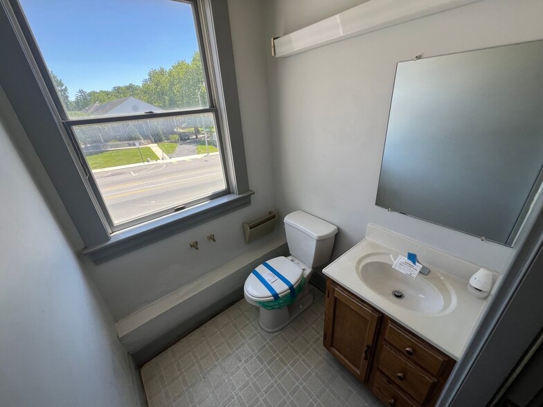More Photos Of 7518-7526 Harford Rd, Baltimore Office For Lease