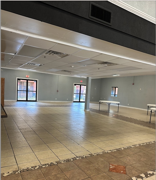 More Photos Of 300 Kitty Hawk Rd, Universal City Unknown For Lease