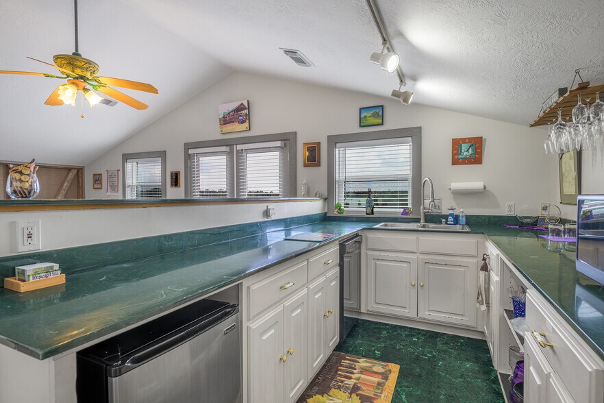 More Photos Of 1441 Salem Rd, Brenham Specialty For Sale