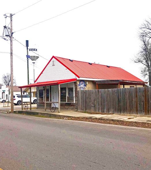 Primary Photo Of 111 Cypress st, Essex Bar For Sale