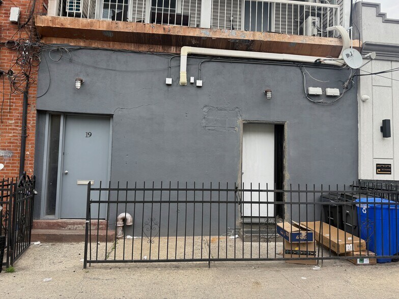 More Photos Of 19 Throop Ave, Brooklyn General Retail For Lease