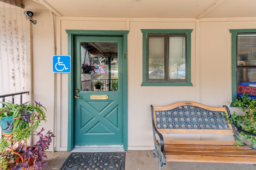 More Photos Of 10556-10612 Combie Rd, Auburn Medical For Sale