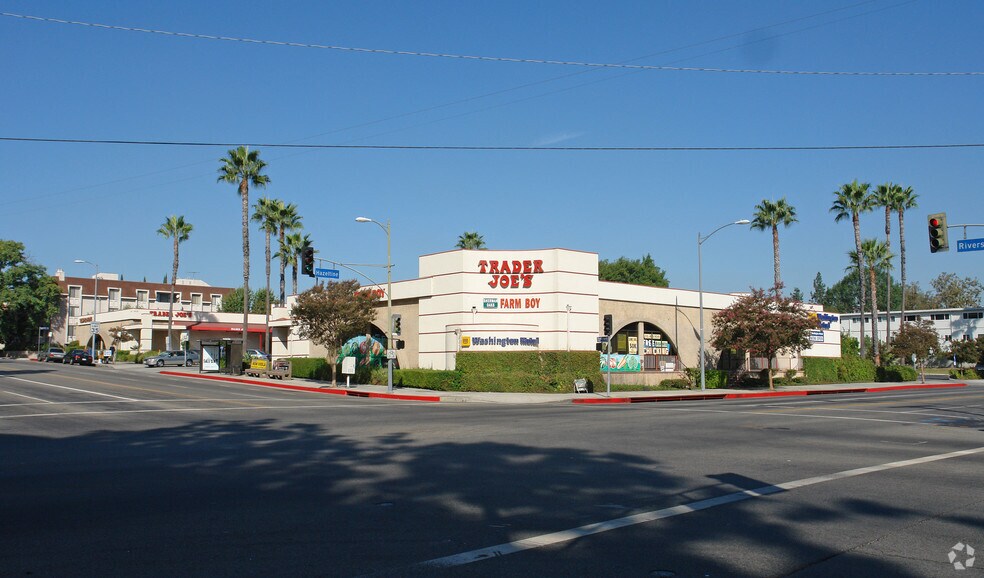 More Photos Of 14101-14111 Riverside Dr, Sherman Oaks Bank For Lease