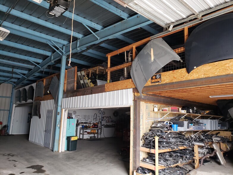More Photos Of 1114 Valley Rd, Menasha Auto Repair For Sale