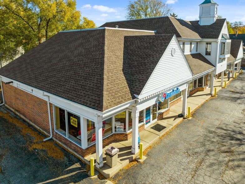More Photos Of 328-350 Ridge Rd, Wilmette Storefront Retail Office For Lease