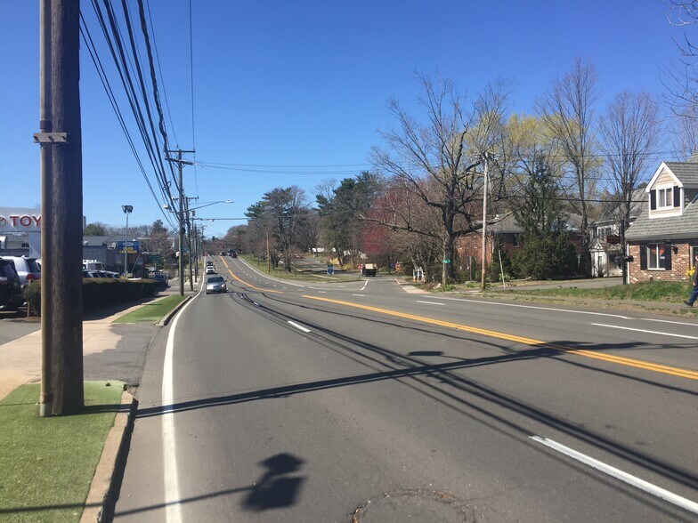 More Photos Of 85 East Putnam Ave, Cos Cob Bank For Lease