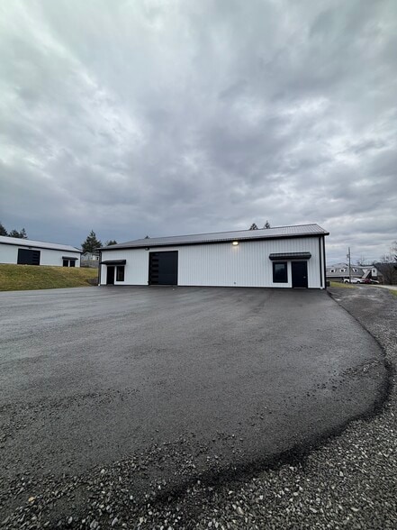 More Photos Of 8,18 Juneau Ln, Morgantown Light Distribution For Lease