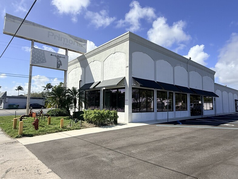 More Photos Of 1195 S Congress Ave, West Palm Beach Showroom For Lease