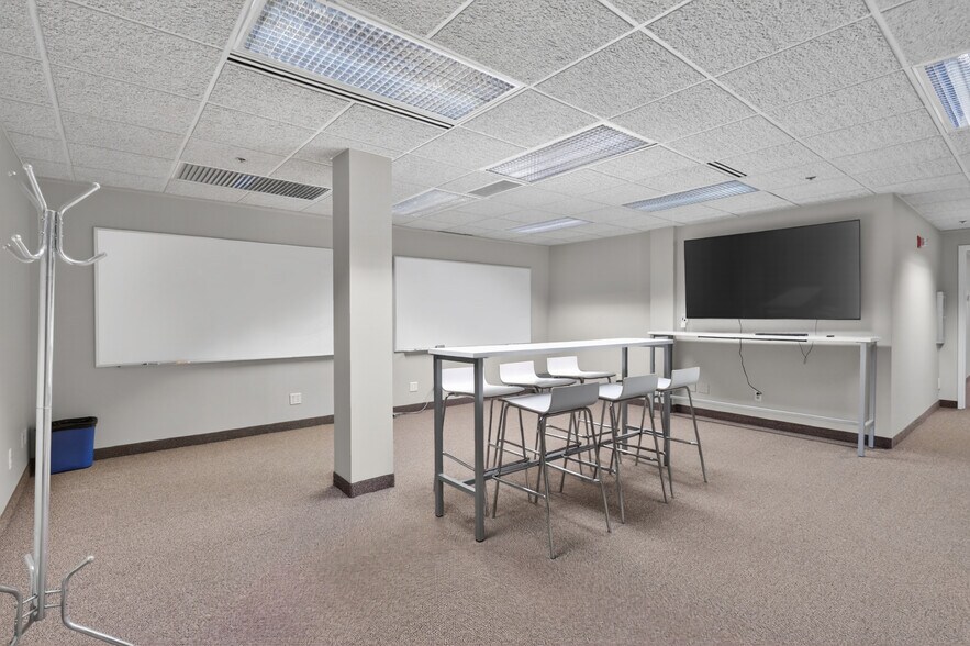 More Photos Of 8451 Boulder Ct, Commerce Township Office For Sale