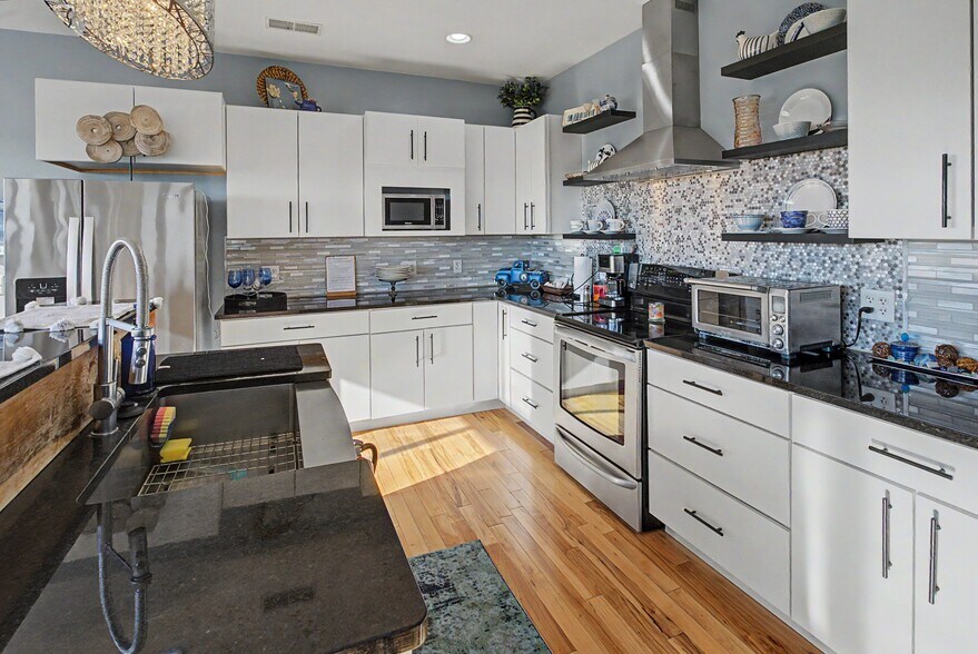 More Photos Of 11001 State Rte N, Scott City Specialty For Sale