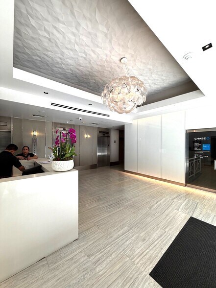 More Photos Of 150 SE 2nd Ave, Miami Office Residential For Lease