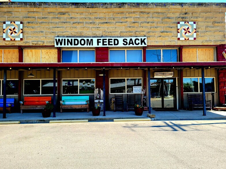 More Photos Of 412-414 Main St, Windom Restaurant For Sale