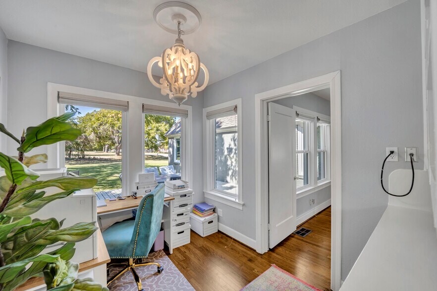 More Photos Of 1500 W Abram St, Arlington Medical For Lease