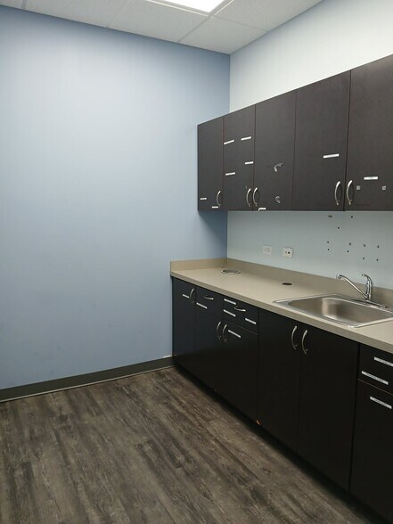 More Photos Of 4130 N Broadway St, Chicago Storefront For Lease