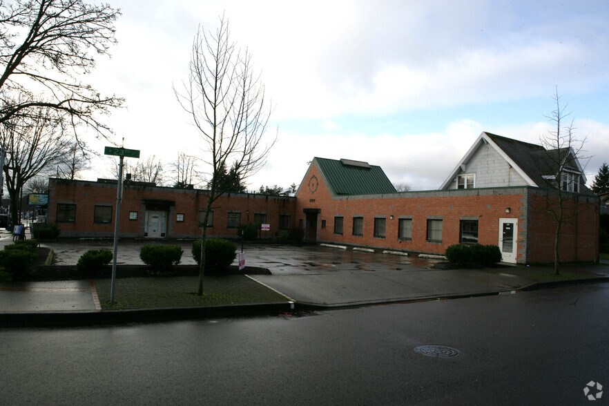 More Photos Of 2114 Main St, Vancouver Office For Lease