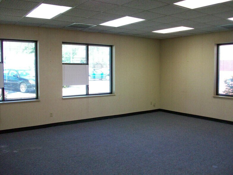 More Photos Of 311 S Main St, O'Fallon Office For Sale