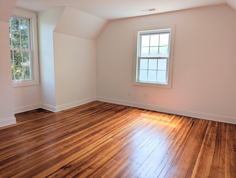 More Photos Of 9 East Ave, Greenville Office Residential For Sale