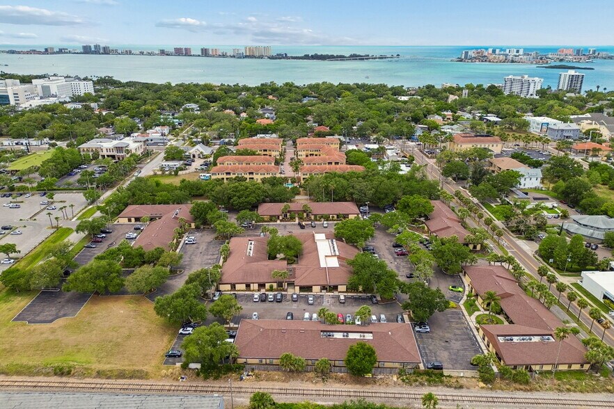 More Photos Of 611 Druid Rd E, Clearwater Medical For Sale