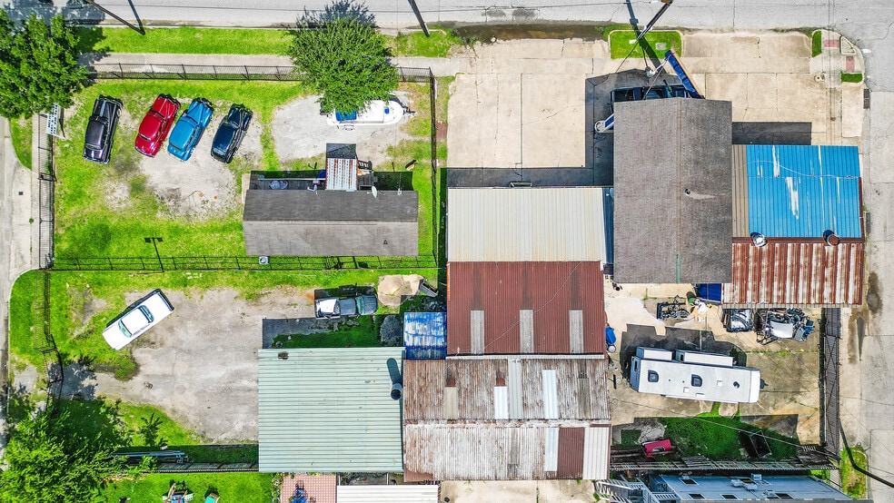 More Photos Of 1106 Wayside Dr, Houston Auto Repair For Sale