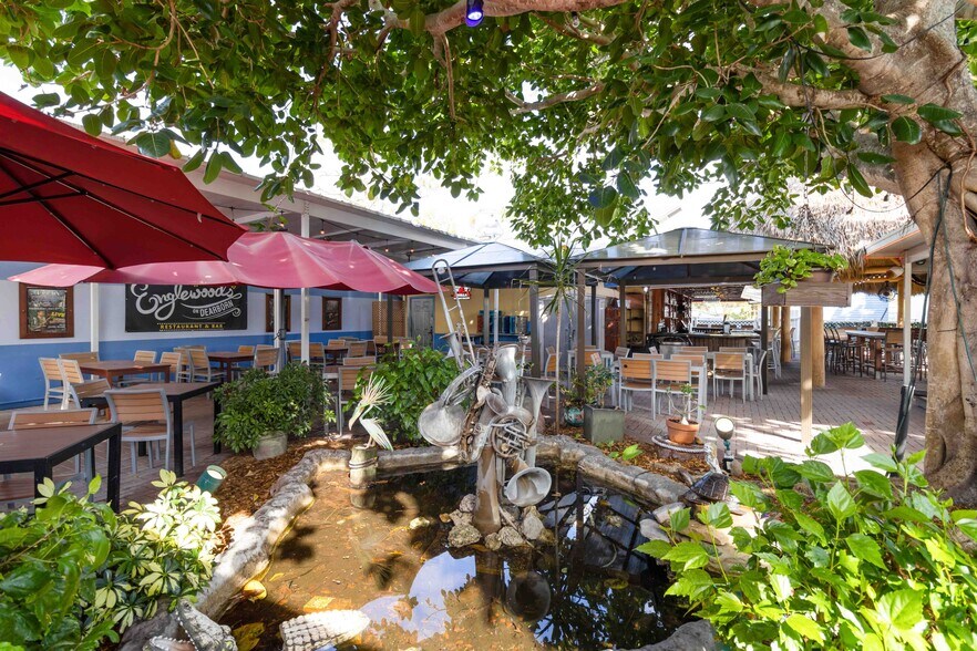 More Photos Of 362 W Dearborn St, Englewood Storefront For Sale