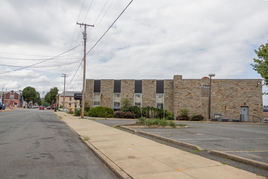 More Photos Of 233 St John St, Havre De Grace Bank For Lease