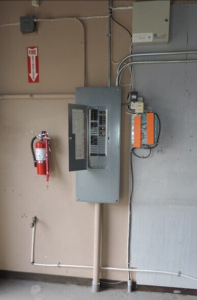More Photos Of 10501 S Orange Ave, Orlando Light Manufacturing For Sale