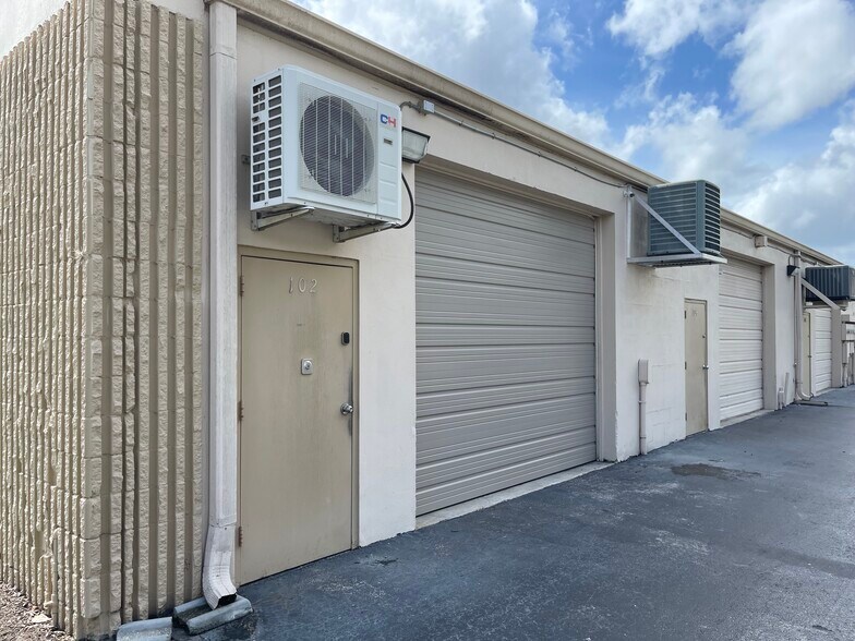 More Photos Of 4406 Exchange Ave, Naples Manufacturing For Sale