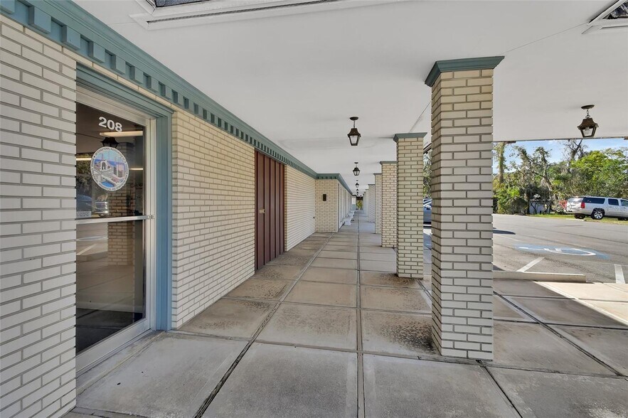 More Photos Of 212 E New York Ave, Deland Office Residential For Sale