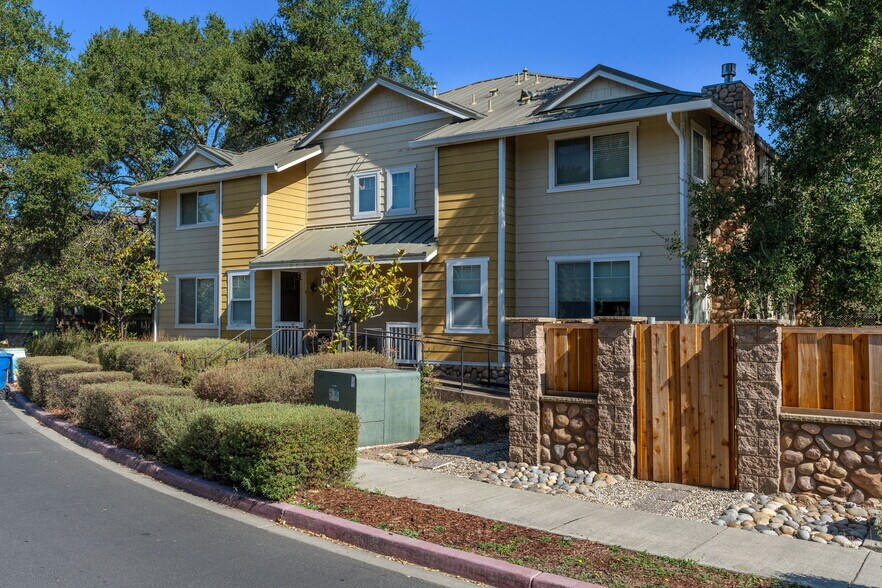 More Photos Of 204 Rosebud Ln, Saint Helena Apartments For Sale