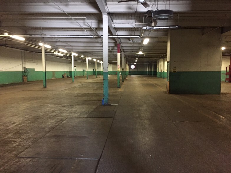 More Photos Of White St, Smithfield Warehouse For Lease