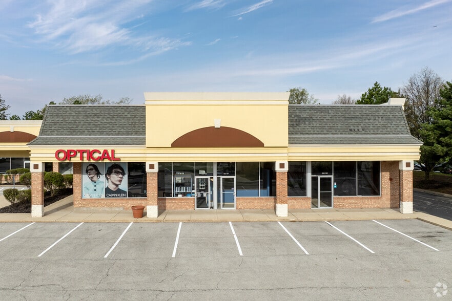 More Photos Of 152-166 S Bloomingdale Rd, Bloomingdale Unknown For Lease