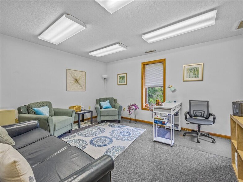 More Photos Of 200 W Town St, Norwich Office For Sale