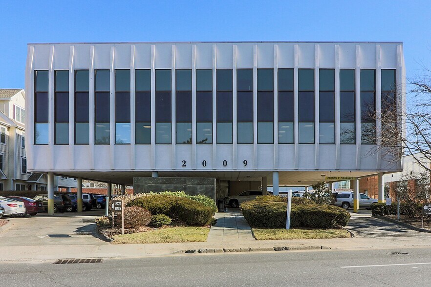 More Photos Of 2009 Summer St, Stamford Office For Lease